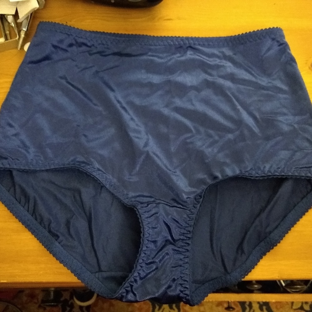 Vassarette shaper brief BNIP